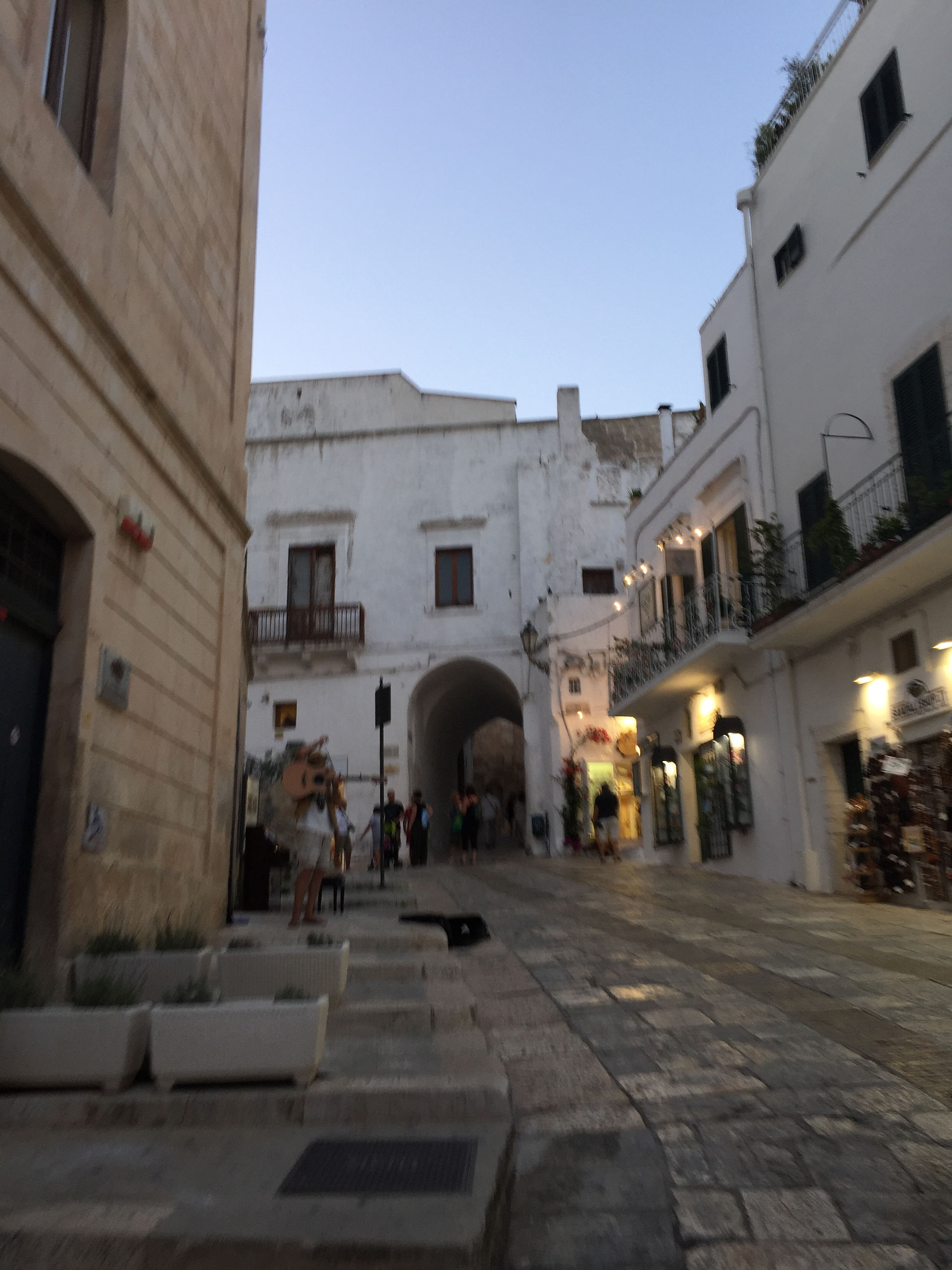 Apecalessino Ostuni, Puglia