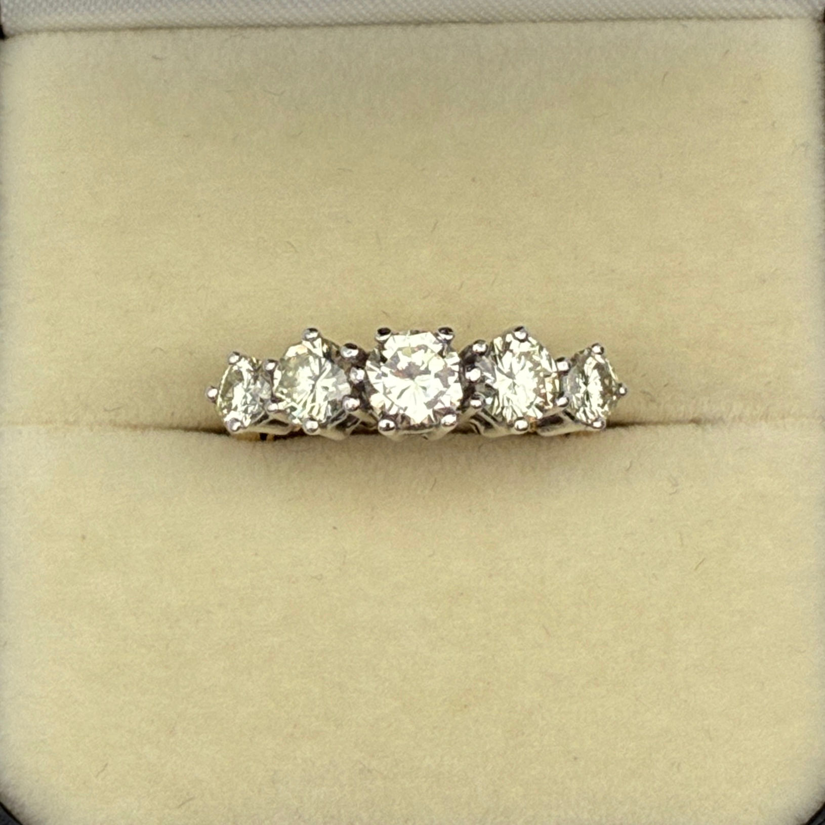 1.8ct Natural Diamond ring