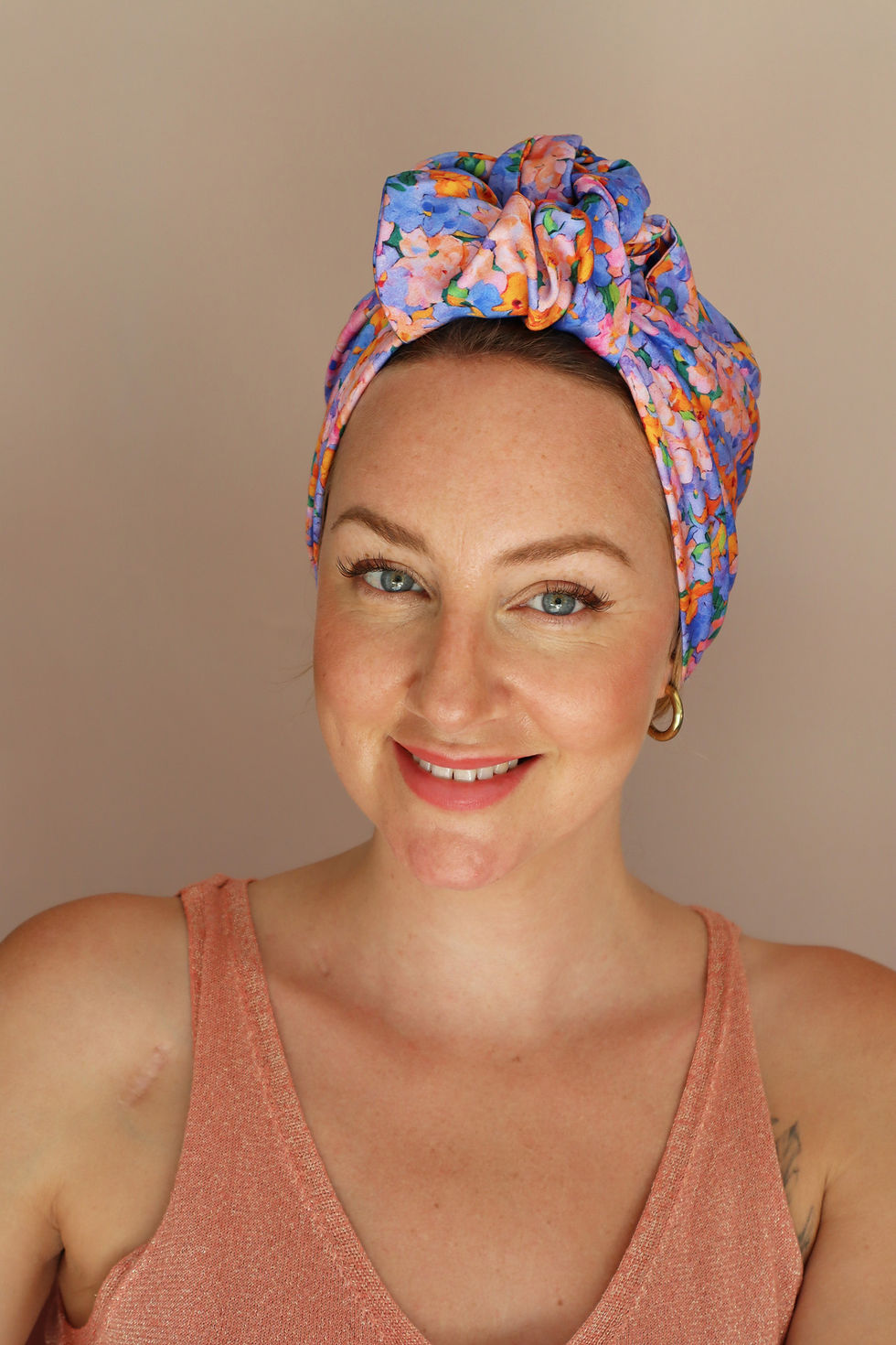Turban chimiothérapie en popeline de viscose multicolore