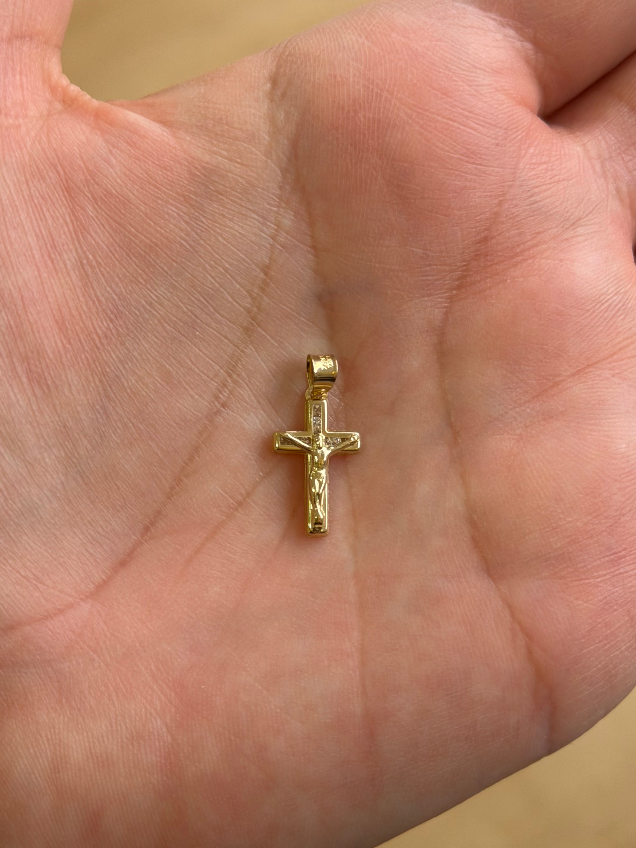 Dije Crucifijo Zirconias oro 10k