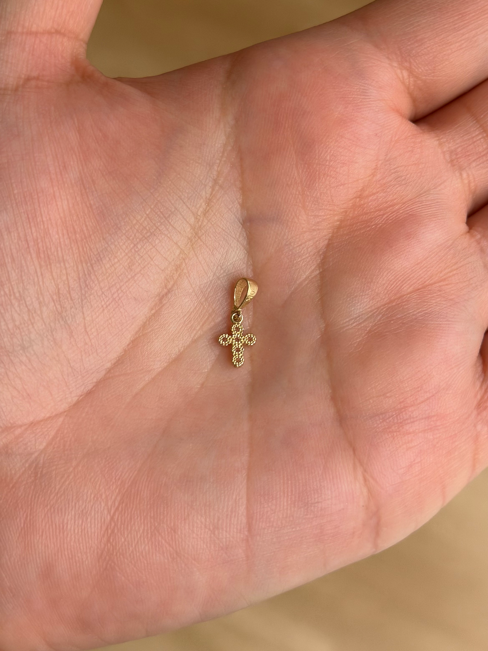 Miniatura: Dije Cruz mini biselada zirconias oro 10k