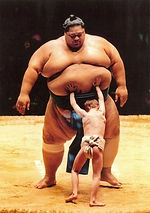 people-sumo-wrestler-and-boy1.jpg