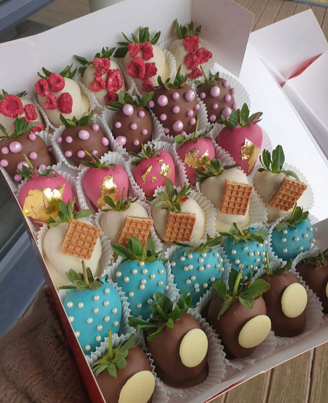 Doos met 30 chocolade aardbeien