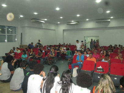 Professores declaram apoio à ocupação e Organização realiza reunião com os pais dos alunos