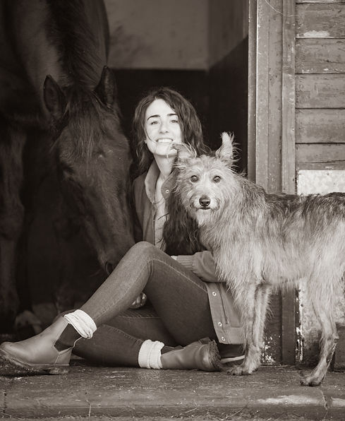 Shireen,Horses&Arty-15B+W.jpg