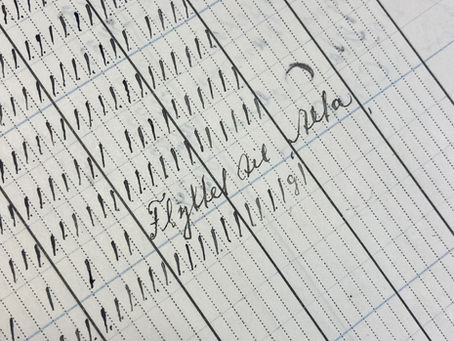 Utsnitt av en skoleprotokoll. På en notis for en elev står det: "flyttet til Alta"