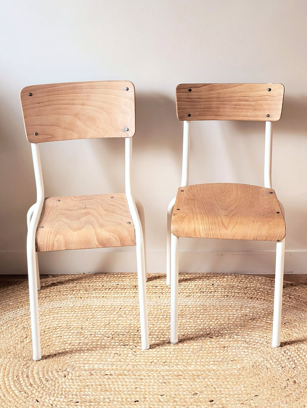 Miniature : Mix & Match de 4 chaises anciennes de bistrot et d'école revisitées