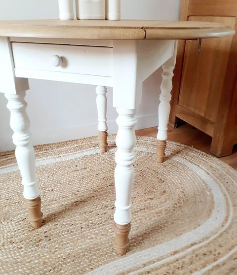 Miniature : Table ronde rétro scandinave