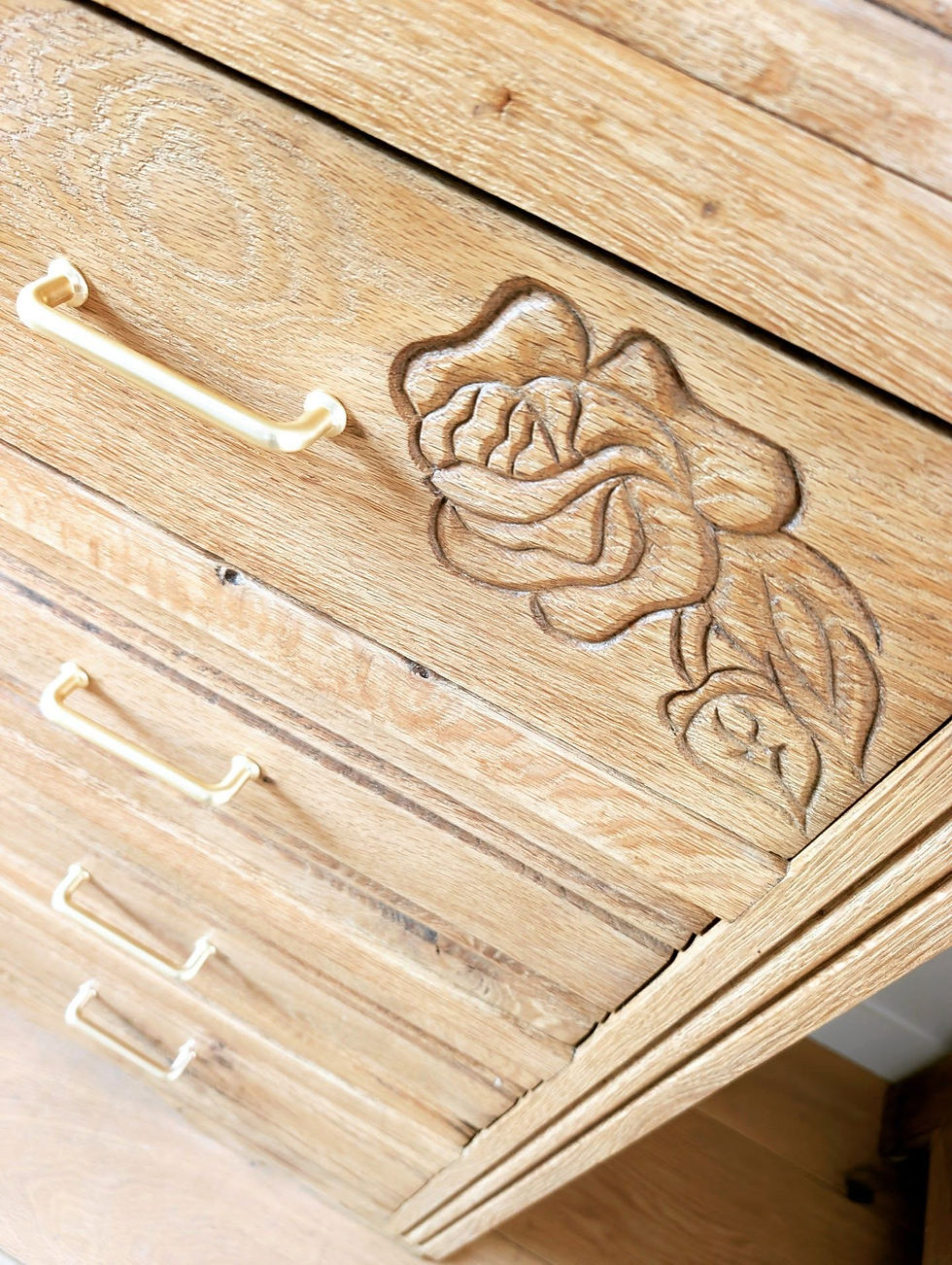 Miniature : Grande commode en chêne massif des années 30 rénovée