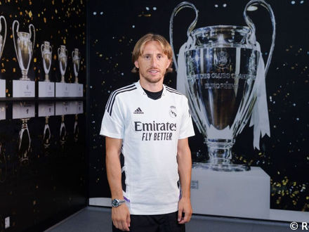 Modric speaks for RealMadrid TV on his birthday: “I live for football almost 24 hours a day”.