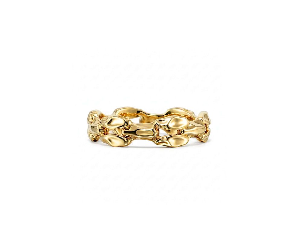 18K yellow gold vermeil Venus Link Ring, front view on a white background