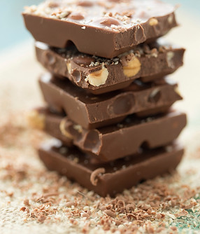 Des morceaux de chocolat aux noix