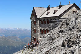 Einkehr_auf_der_Payerhütte.jpg