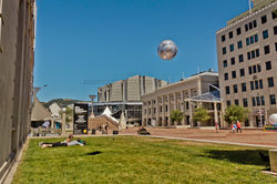 Plads foran Wellington City Gallery.