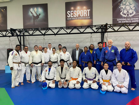 Veteranos do Judô Capixaba se reúnem na SESPORT para treinamento especial e homenagem ao multicampeão Bráulio Barbosa