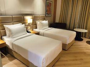 How do 5-star hotels train their staff for exceptional service?