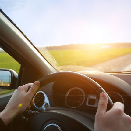 Ingin Kaca Mobil Bebas Jamur? Berikut Trik Menghilangkannya!
