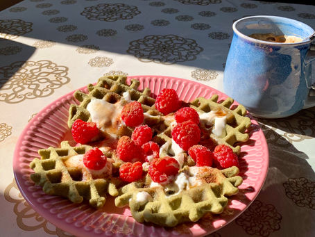 Matcha Waffles (Vegan, GF, sugar-free)