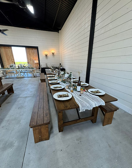 Comfortable and charming Table for seating