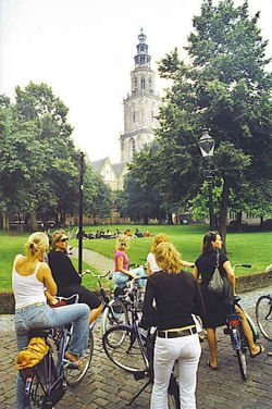 Martinikerkhof 20 aug 2005_edited