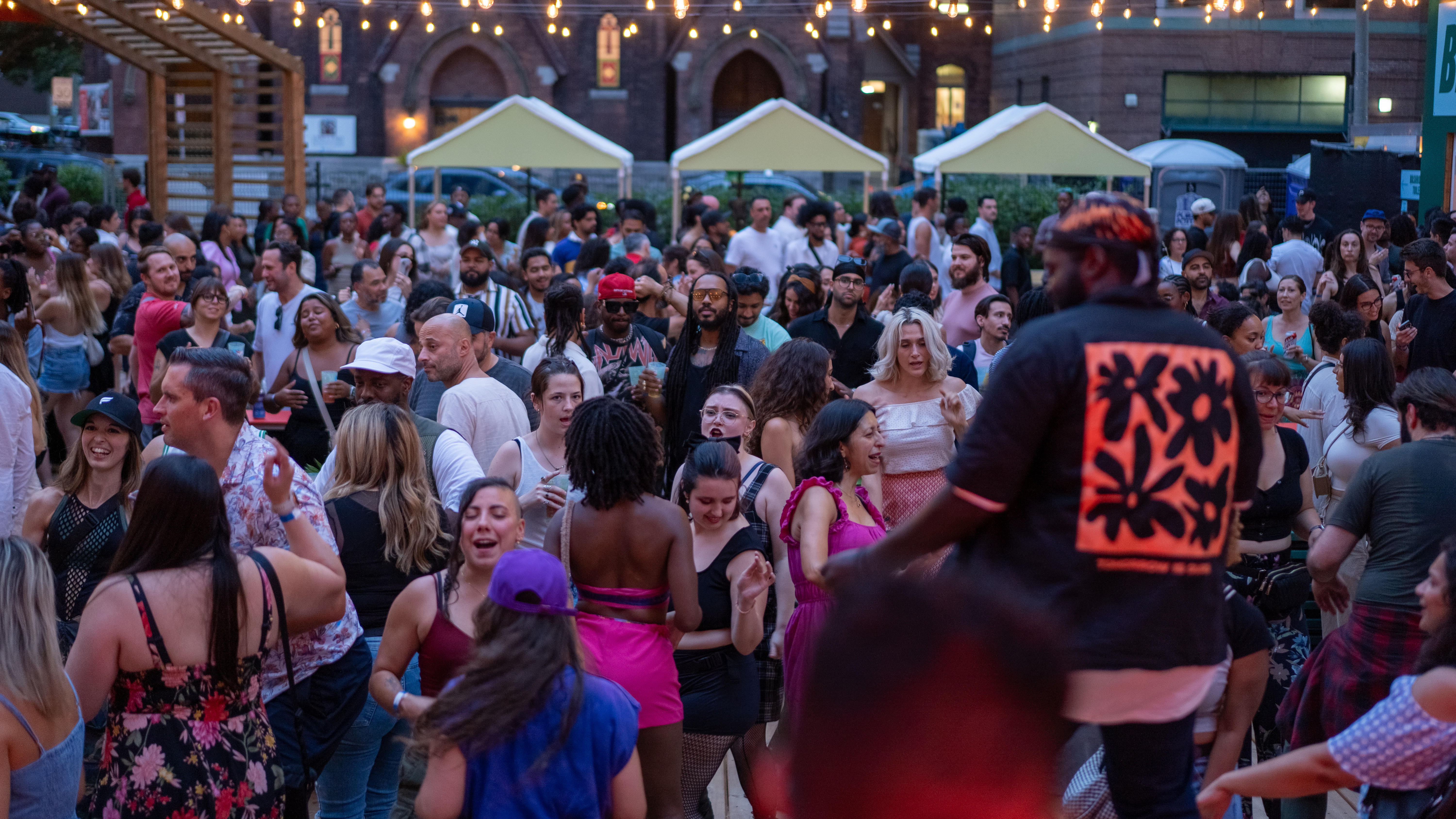 Metcalfe Plaza at Metcalfe Plaza, Thu, Jun 18