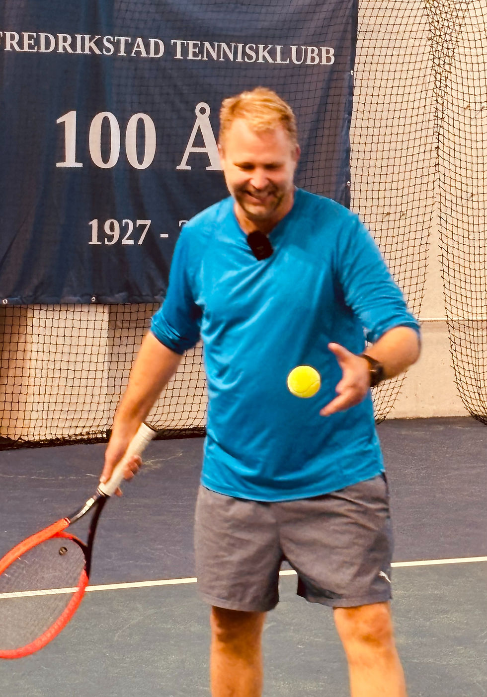 Stor stas med ordførerbesøk i tennishallen i dag!