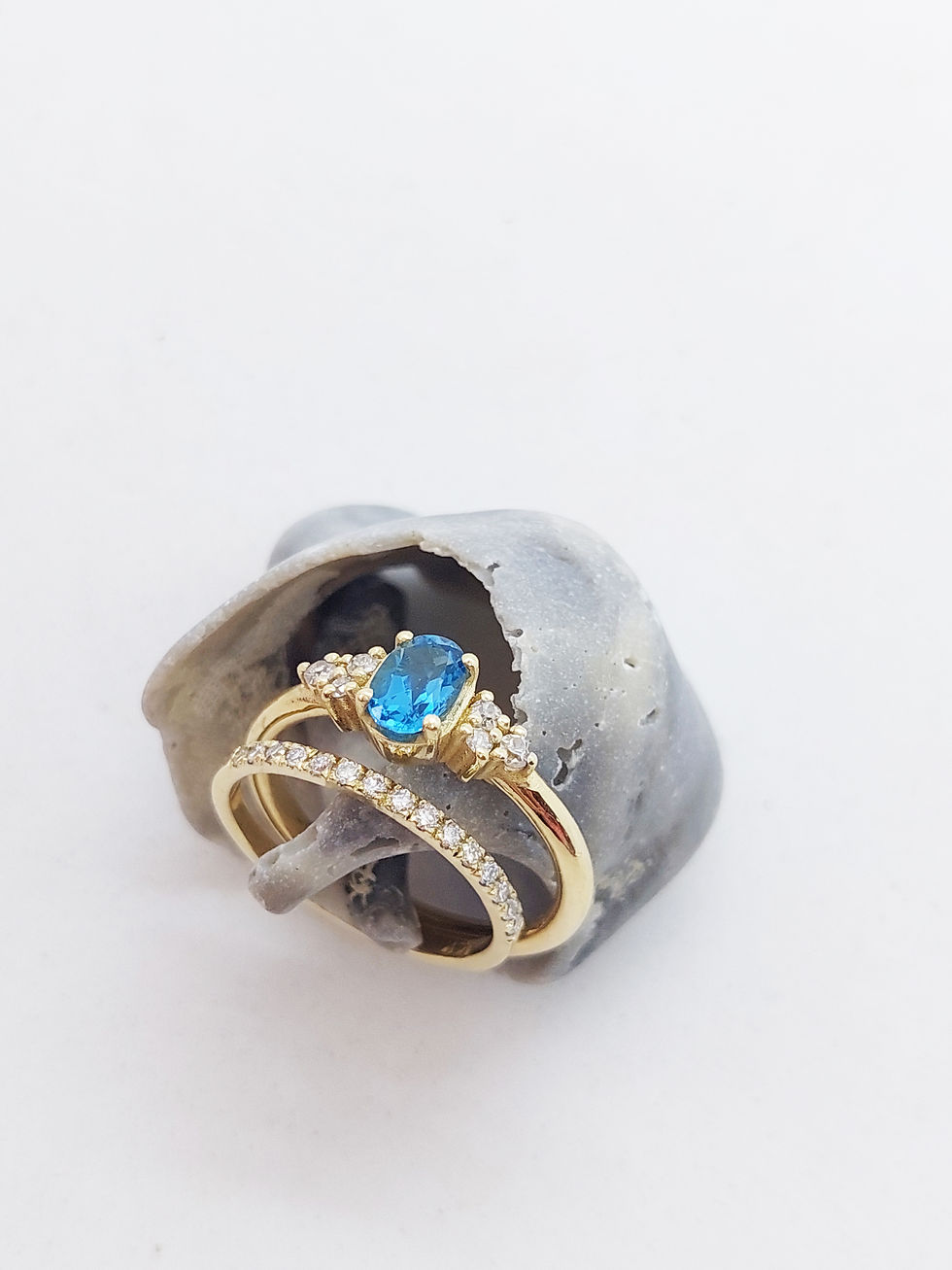 Thumbnail: Semi Infinity Ring