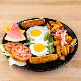 DEUX OEUFS AVEC 1 CHOIX DE (BACON, JAMBON OU SAUCISSES