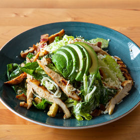 POULET CÉSAR CRÉMEUSE SALADE