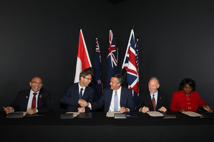 5EYES 211018-44 2.jpg