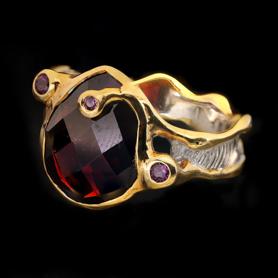 Red Garnet Ring – Pink Sapphires Incrusted in Silver &amp; Gold Plating