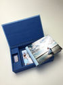 Coffret bleu Philippe Chesa, photographe à Béziers, avec album.