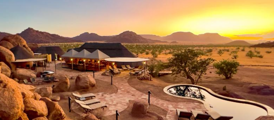 Insolite ! Ils vont se marier dans le désert de Namibie ! 