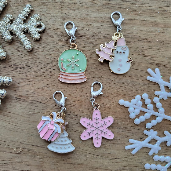 Holiday Badge Charms 04 - pack of 4 | Simply Charmable