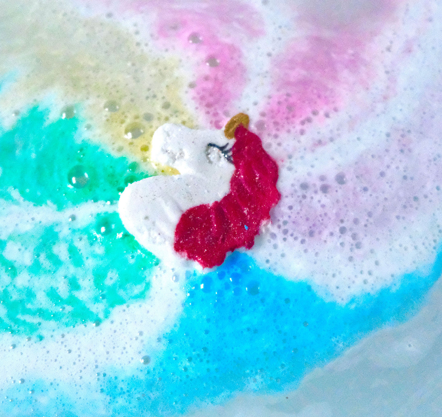 aura-organics-vegan-bath-bomb-biodegradable-glitter-natural-ingredients-safe-for-kids.