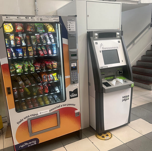 cajero automático y venta de snacks hotel santa ana