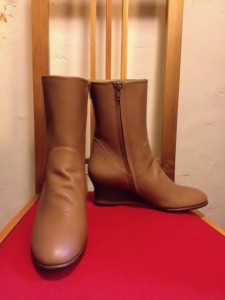 ミディアムブーツ