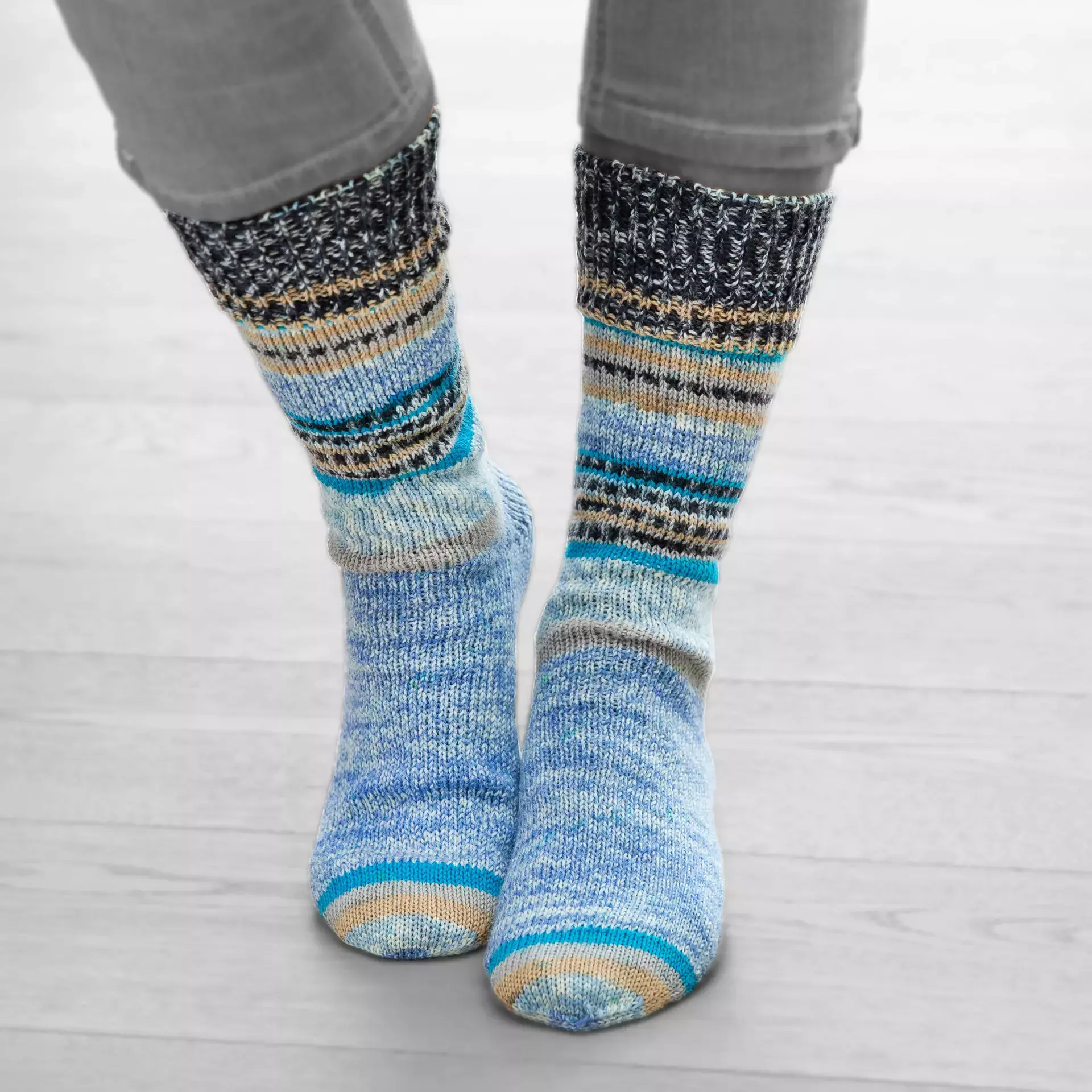 1 Stk. Sockenwolle Gründl Simila - 2 gleiche Socken! - Fb. 301 Hellblau