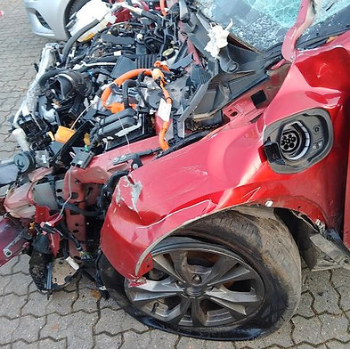 Schaden an einem Hochvolt-Fahrzeug und Begutachtung durch Sachnverständigem mit PSA Einsatz