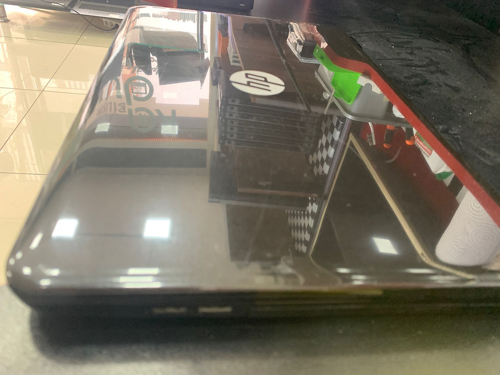 Küçük resim: HP 15-r010st i3-3110M Nvidia 820M 15.6 Laptop