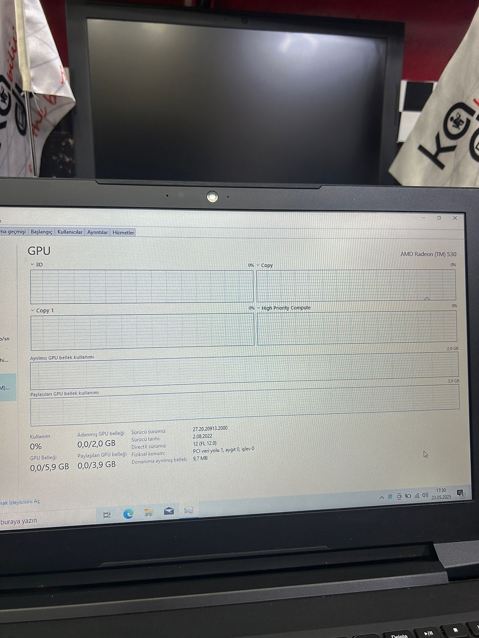Küçük resim: Lenovo IdeaPad V110 i5-7200U Radeon 530 8GB RAM 512GB SSD 15.6" Notebook