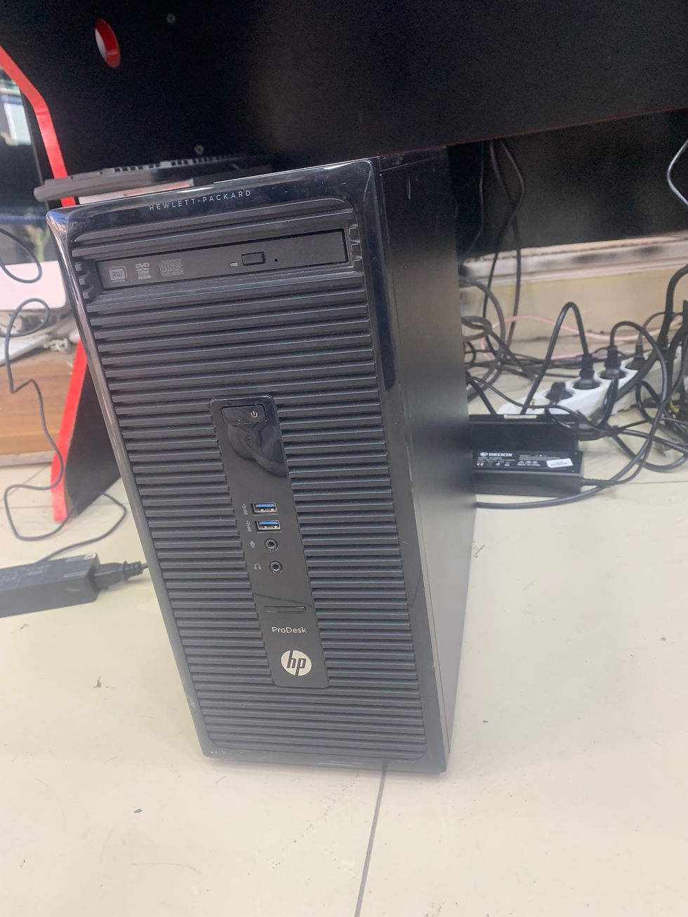 Küçük resim: HP ProDesk 400 G2 i5-4590 8GB RAM 256GB SSD Ofis Bilgisayarı