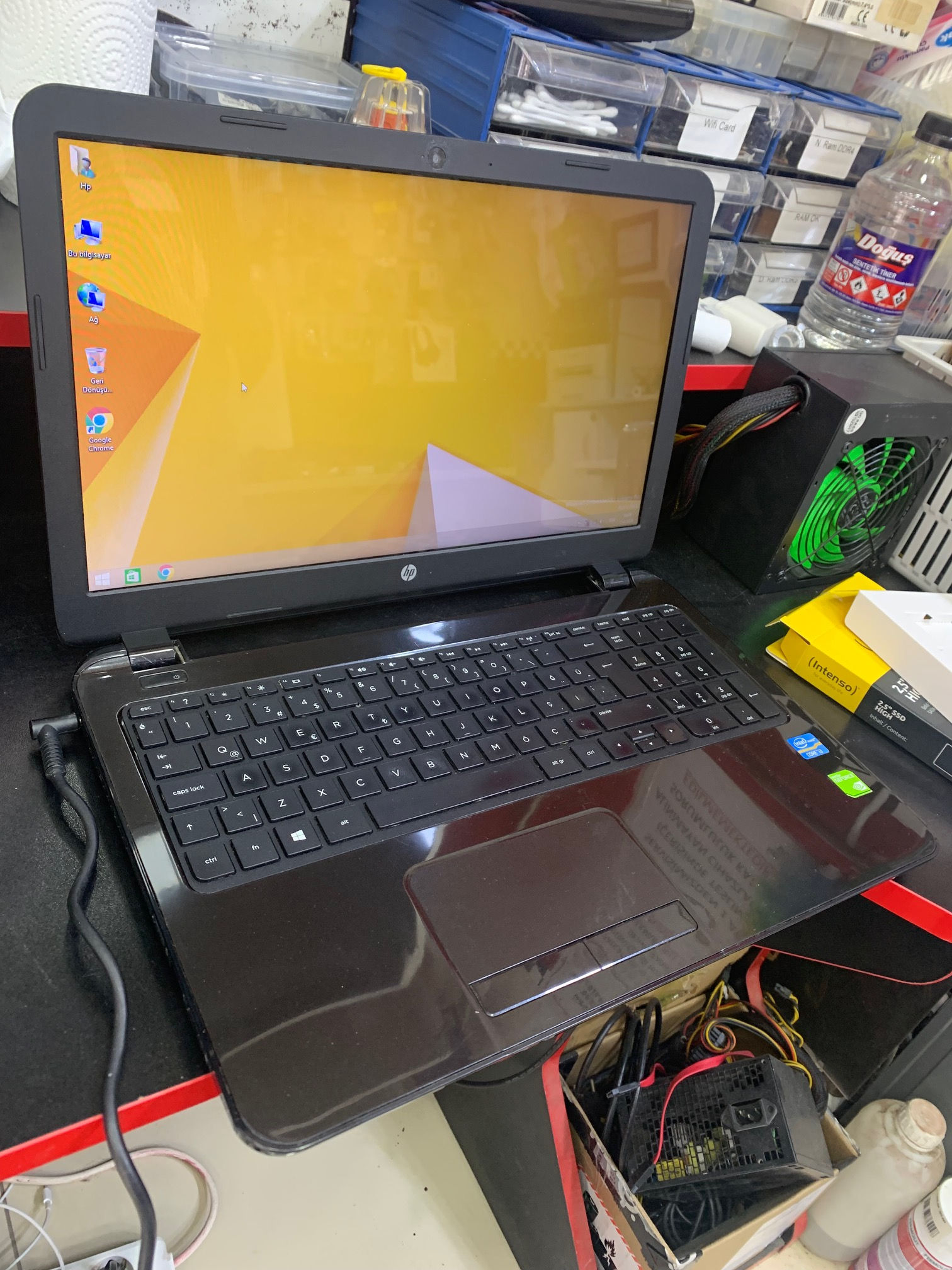 HP 15-r010st i3-3110M Nvidia 820M 15.6 Laptop