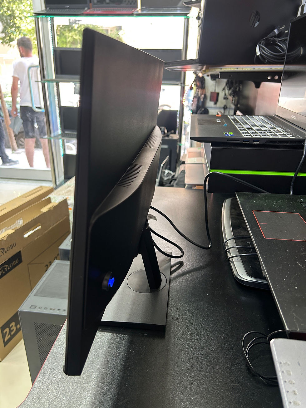Küçük resim: Fly 24" 100Hz 1920x1080 İnce LED Gaming Monitör