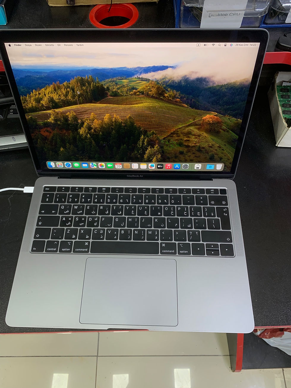 Küçük resim: Apple MacBook Air 2018 A1932 Retina i5 8GB RAM 128GB SSD 13" Notebook