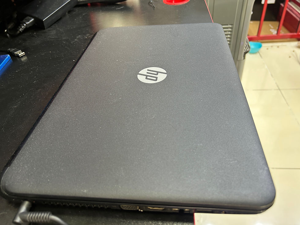 Küçük resim: HP Pavilion 250 i3-4005U 4GB RAM 500GB HDD 15.6" Notebook
