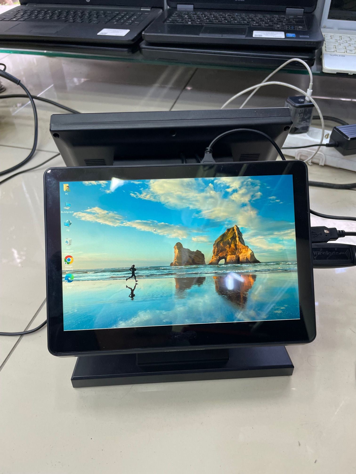 Çift Ekranlı Dokunmatik POS PC ve Kablosuz Barkod Okuyucu