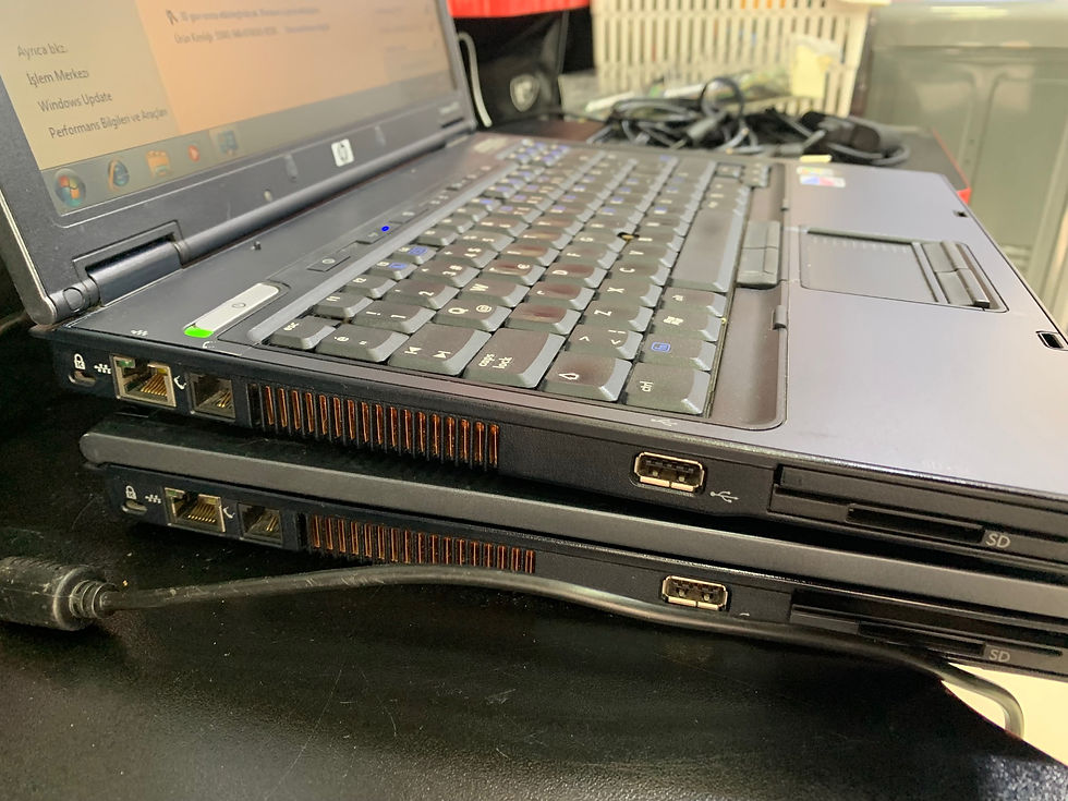 Küçük resim: HP Compaq NC6220 Centrino COM Portlu 15" Laptop
