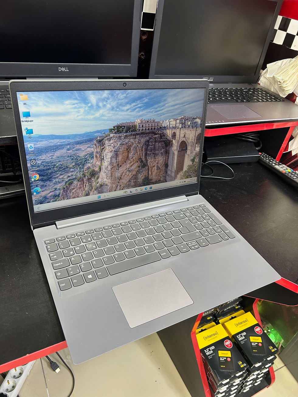 Küçük resim: Lenovo IdeaPad S145 A6-9225 4GB RAM 128GB SSD 15.6" Slim Notebook