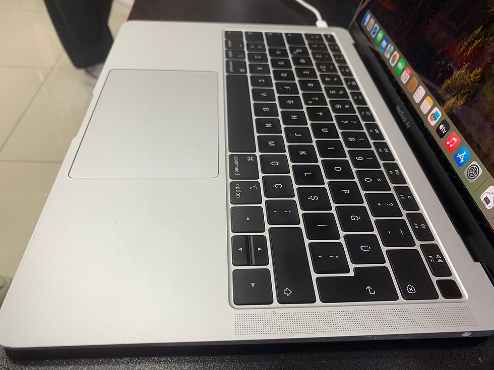 Küçük resim: Apple MacBook Air 2018 A1932 Retina i5 8GB RAM 128GB SSD 13" Notebook